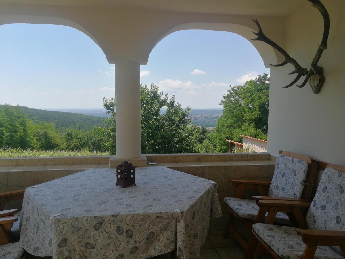 Bottyahat Guesthouse Rezi Εξωτερικό φωτογραφία