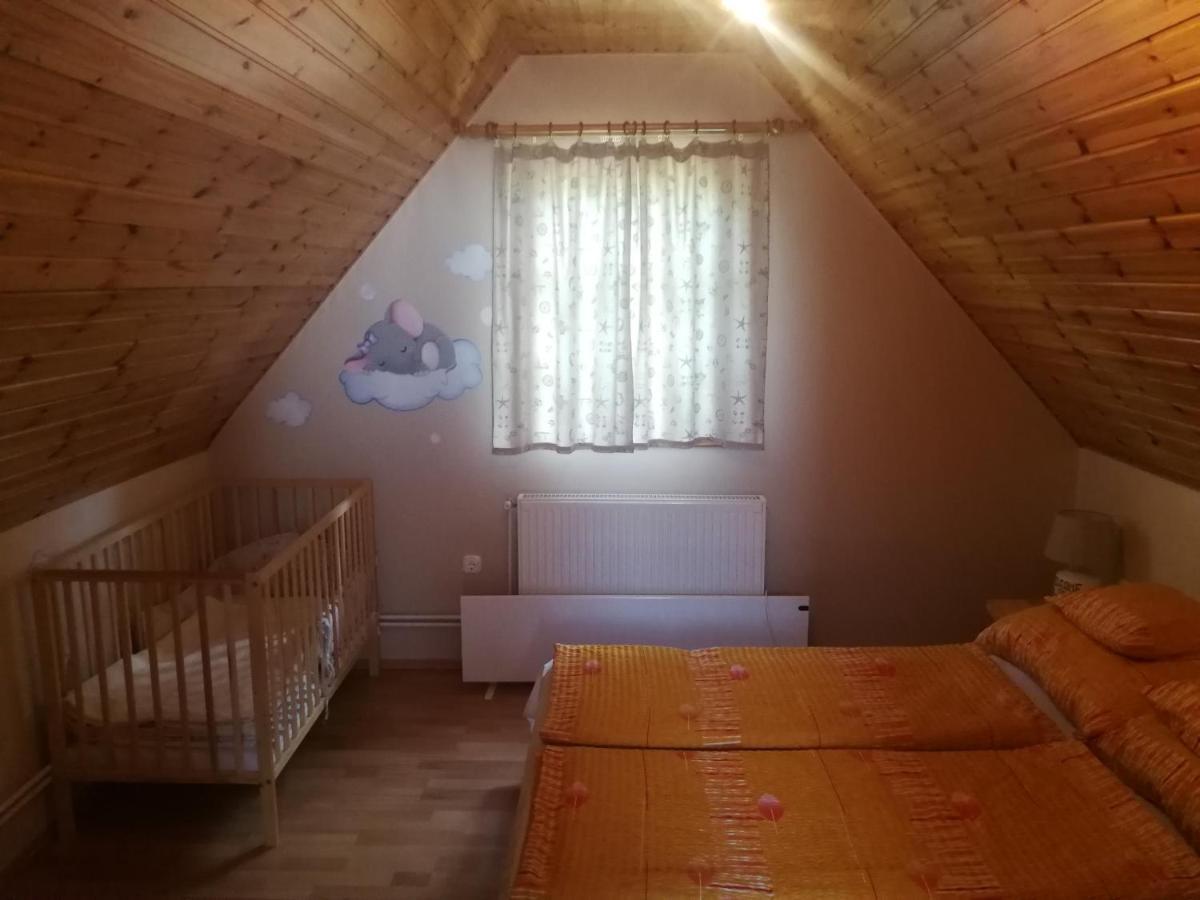 Bottyahat Guesthouse Rezi Εξωτερικό φωτογραφία